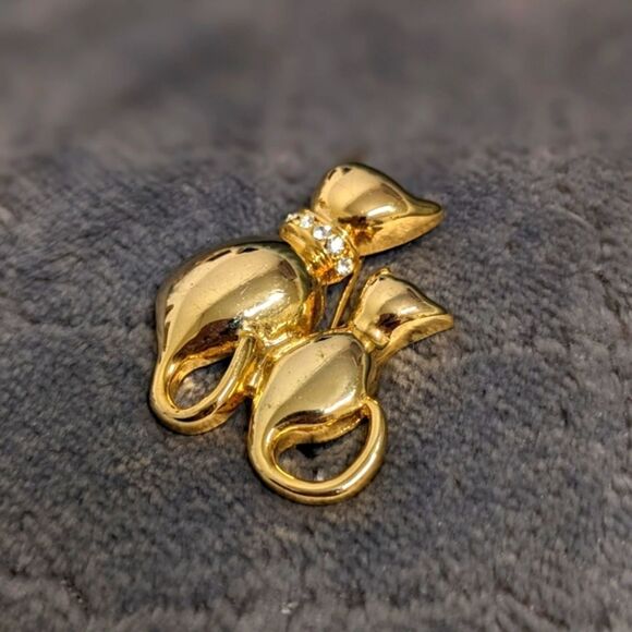 Vintage Goldtone Silhouette Kitty Cat Brooche with Rhinestone Accents - Picture 6 of 9